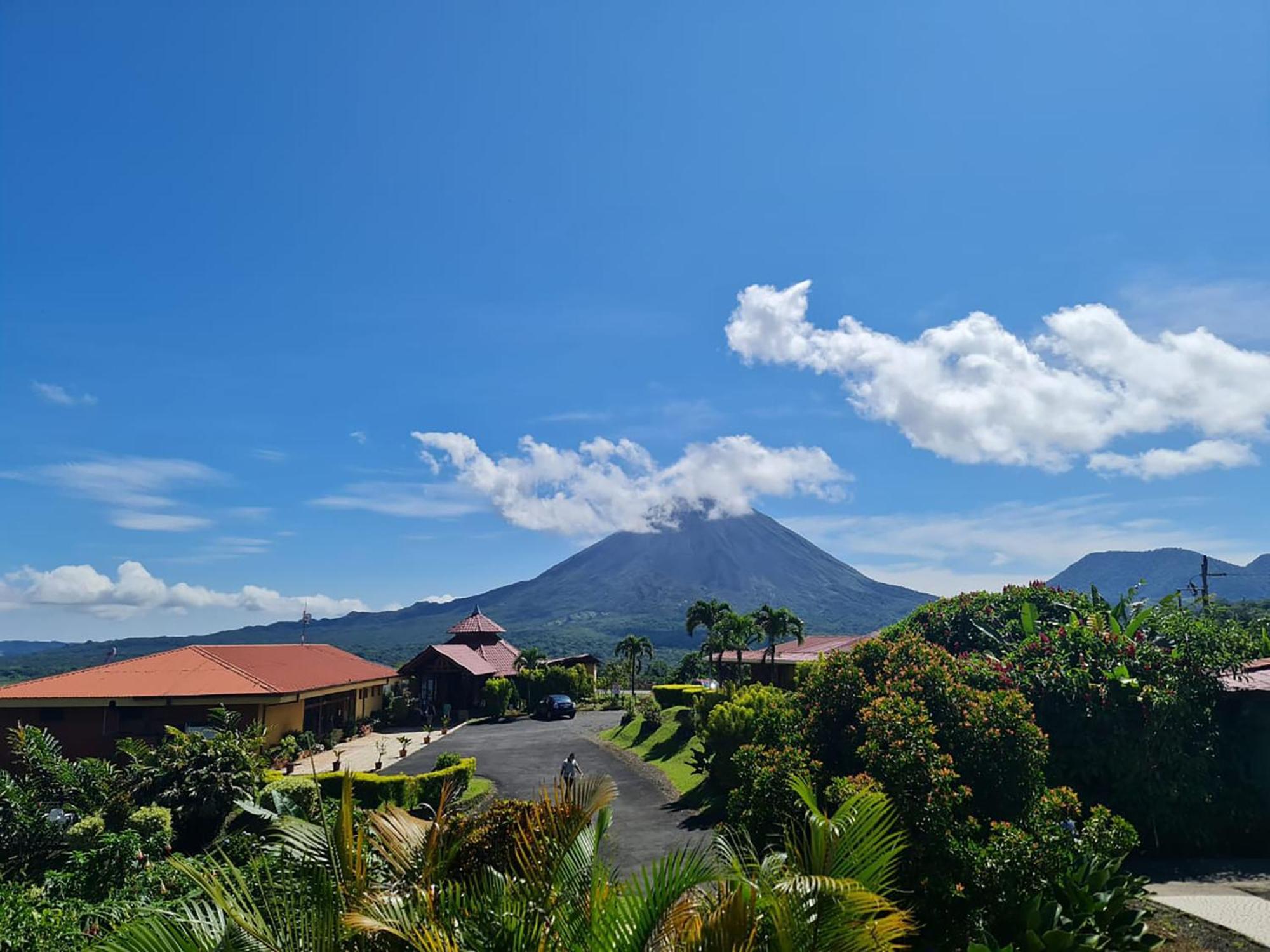 Hotel Linda Vista La Fortuna Exterior photo